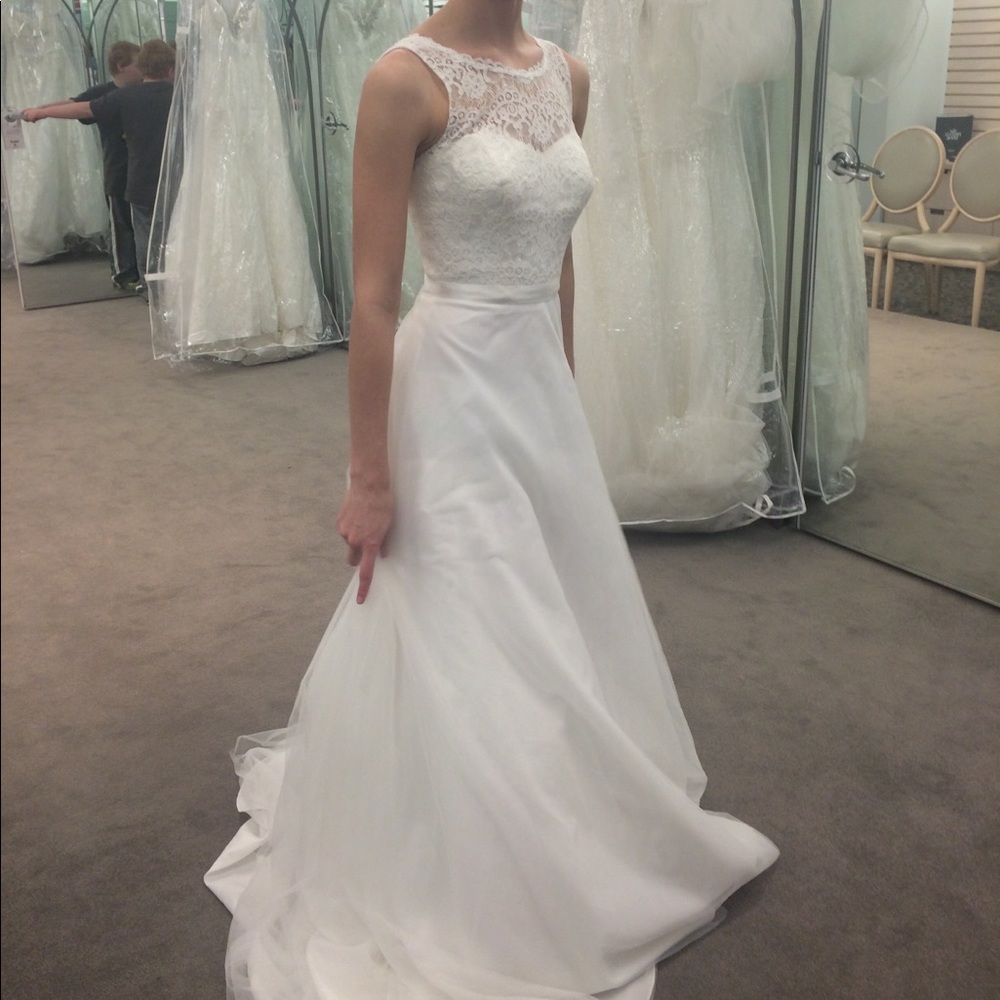 Wedding Dress - Picture 3 of 4